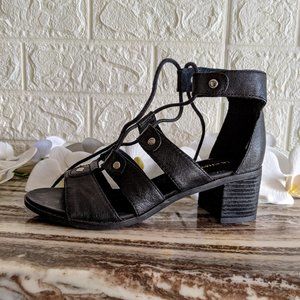 Le Chateau BNWT Real Leather Cage Bootie Sandal